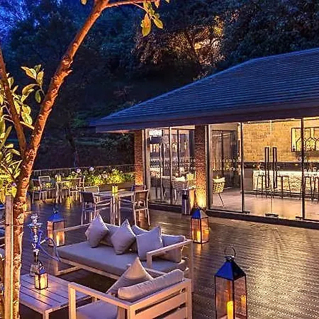 The Golden Ridge Hotel 3*
