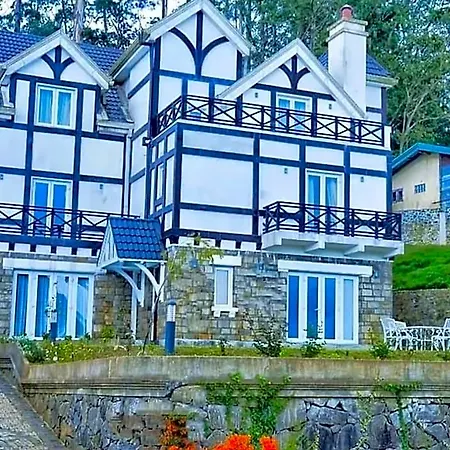 Little England By Joes Hotel