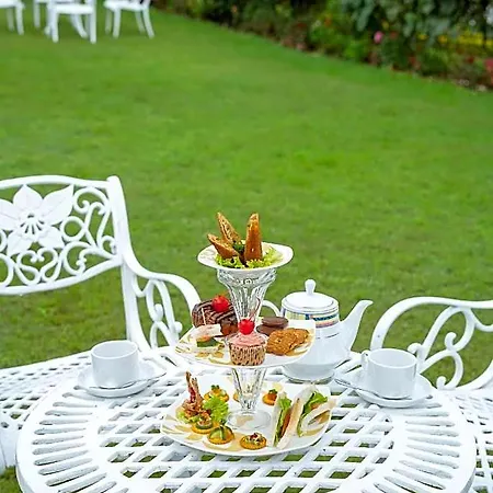 Aaradhya Hotel 4*