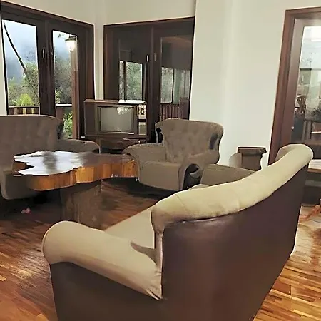 Hotel Thalagala Oya & Restaurant