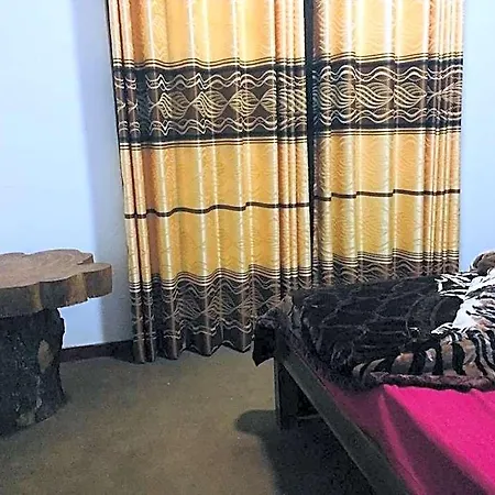 Thalagala Oya & Restaurant Hotel *