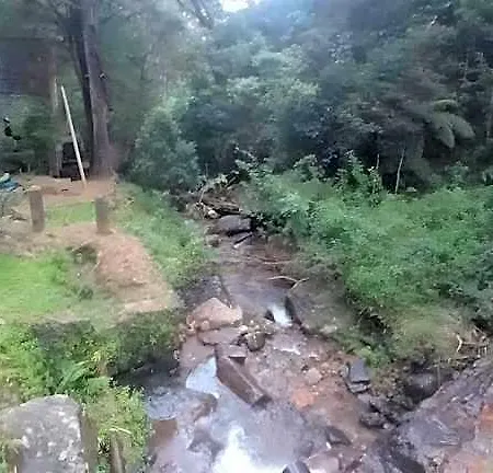 Thalagala Oya & Restaurant Hotel *