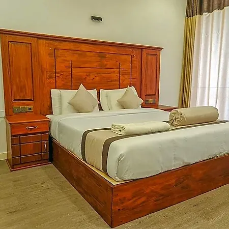 Hotel Rich 4*