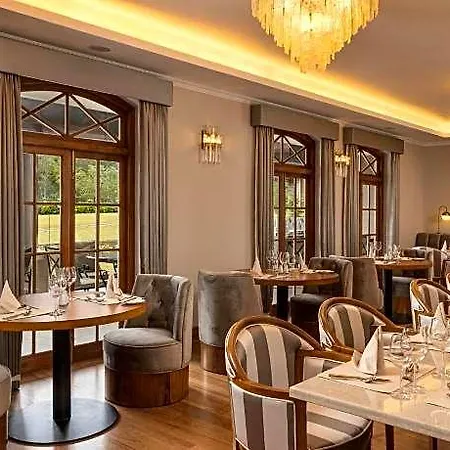 The Bellwood Manor Hotel