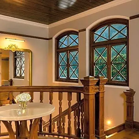 The Bellwood Manor