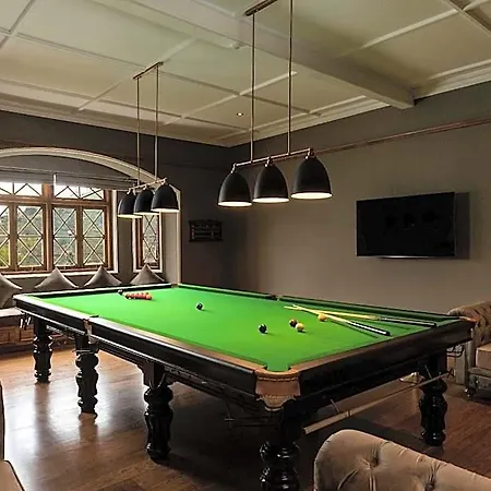 The Bellwood Manor Hotel