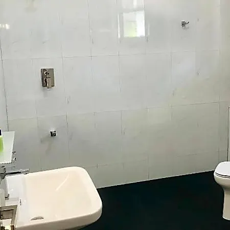 Queensland Hotel 3*