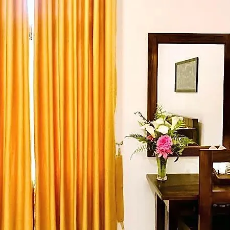 Hotel Queensland 3*