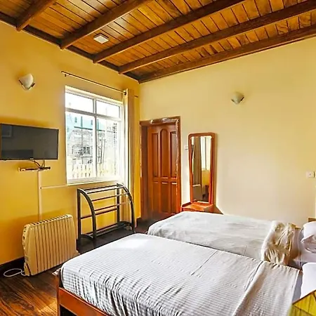 Acacia Hotel