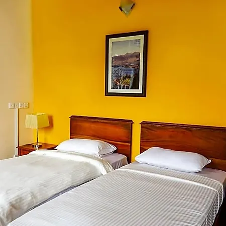 Acacia Hotel