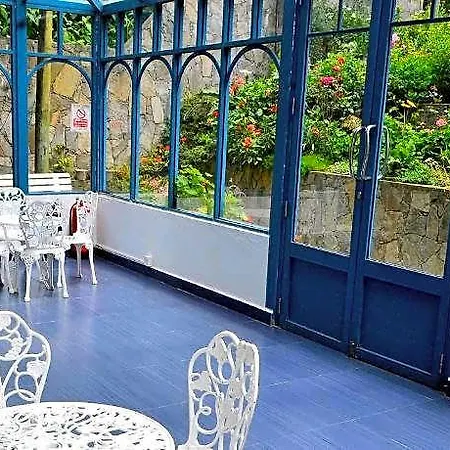 Daffodils Hotel