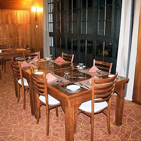 Daffodils Hotel