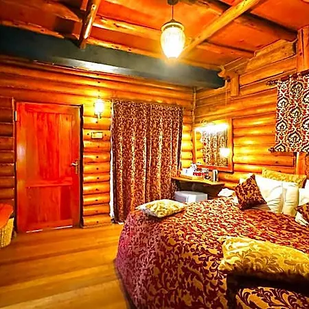 Queenswood 5*