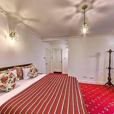 Hotel Ftratford - Nuwara Eliya