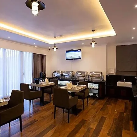 Grand Turf 5* Nuwara Eliya