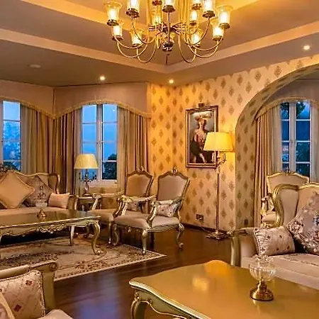 The Westbury Palace 5* Nuwara Eliya