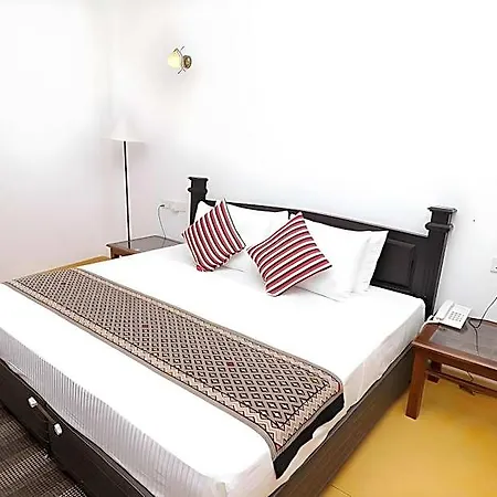 Hotel Glenloch Tea Factory Nuwara Eliya