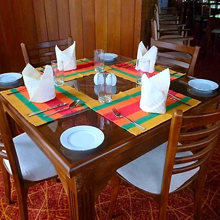 Daffodils Hotel