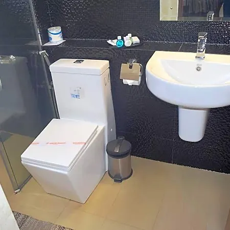Daffodils Hotel