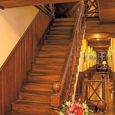 Daffodils Hotel
