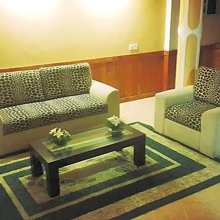 The Queensburry Hotel 4*