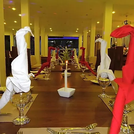 Hotel The Queensburry 4*
