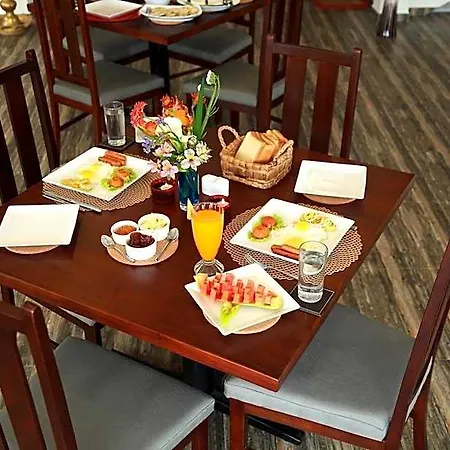 The Wind Castle Hotel Nuwara Eliya