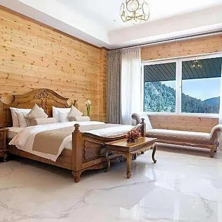 Hotel Araliya Red - 4*
