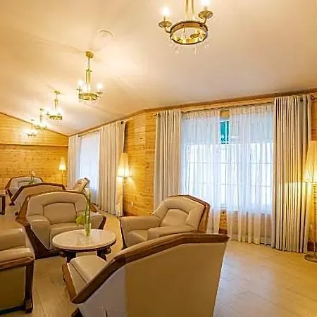 Hotel Araliya Red -
