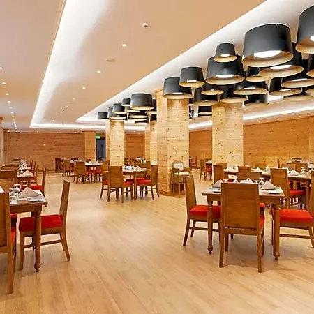 Hotel Araliya Red -
