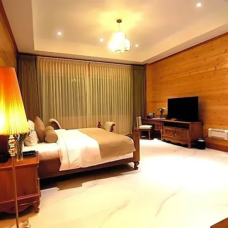 Araliya Red - Hotel Nuwara Eliya