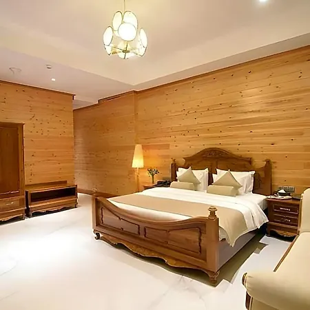 Araliya Red - Hotel Nuwara Eliya