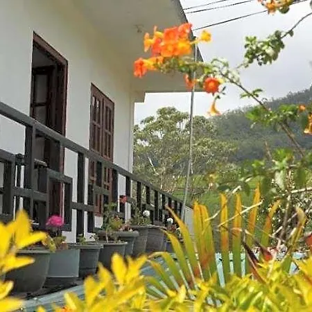 Bed & Breakfast The Train View
