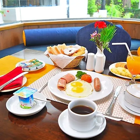 Unique Hotel 3*