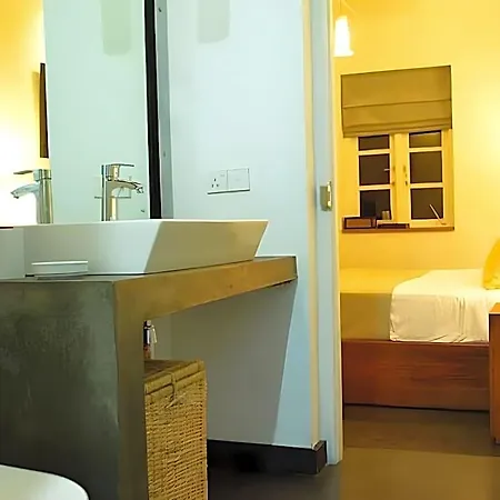 26. Loversleap Bed & Breakfast