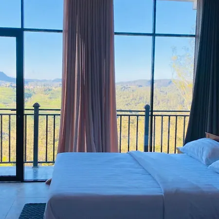 Falcon View Hotel 3*