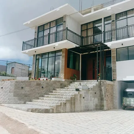Falcon View Hotel 3*