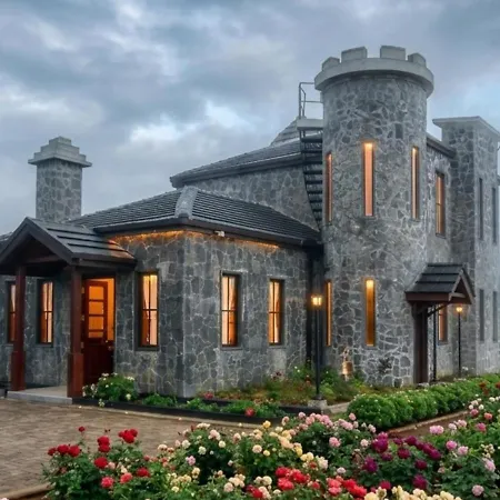 Mahaeliya Rock Castle - Luxury Hotel