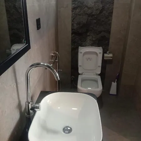 Falcon View Hotel 3*