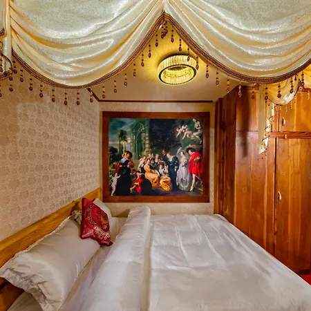 Mahaeliya Rock Castle - Luxury