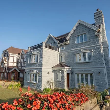 M8 Little England Villa *