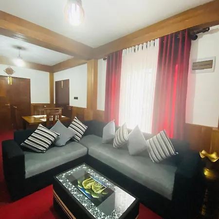 Amandhi Aura Villa *