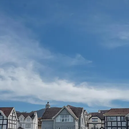 M8 Little England Villa *