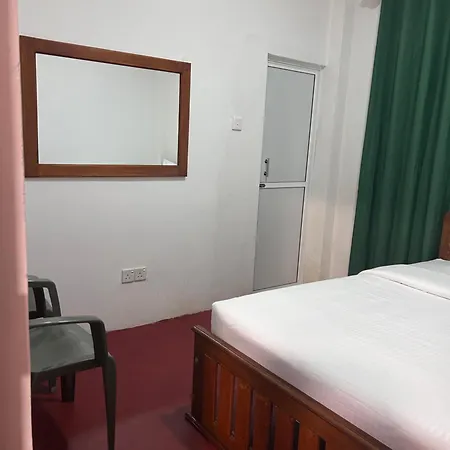 Deshani Guest house *