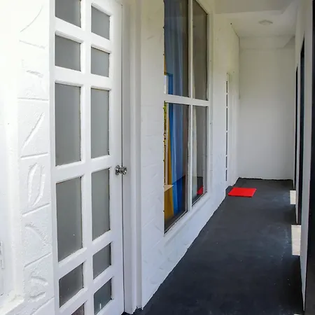 Shiny Cot - Nuwaraeliya * Nuwara Eliya
