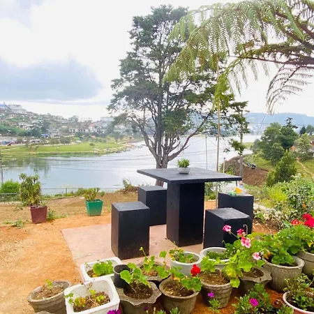 Amandhi Aura Nuwara Eliya