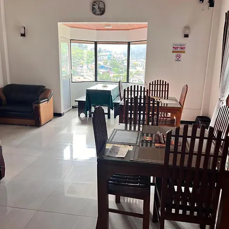 Hostel Regal Montara *