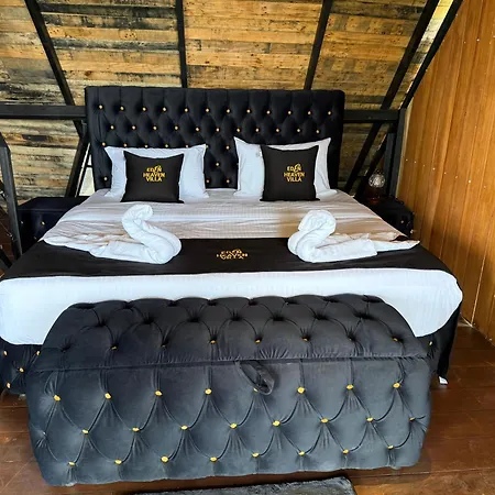 Eden Heaven Bed & Breakfast *