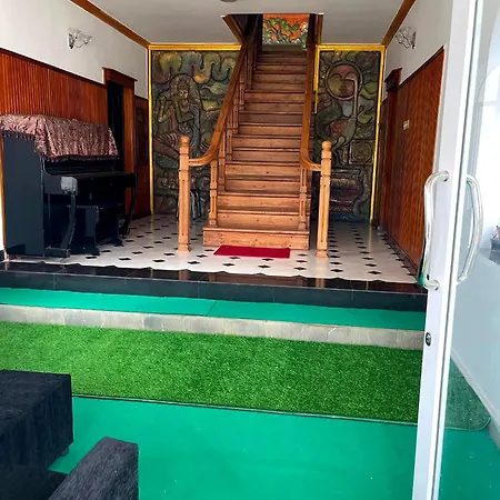 Guest house The Ritz Nuwaraeliya *