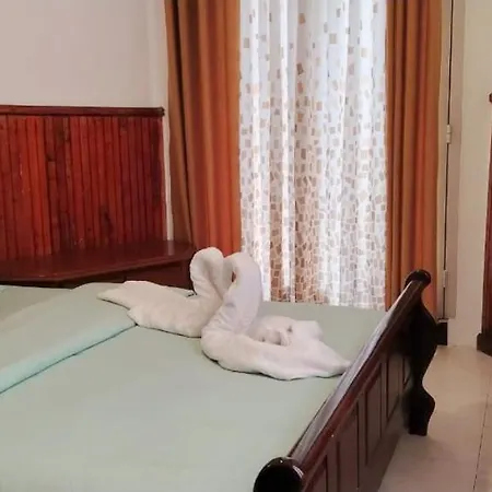 Guest house The Ritz Nuwaraeliya *